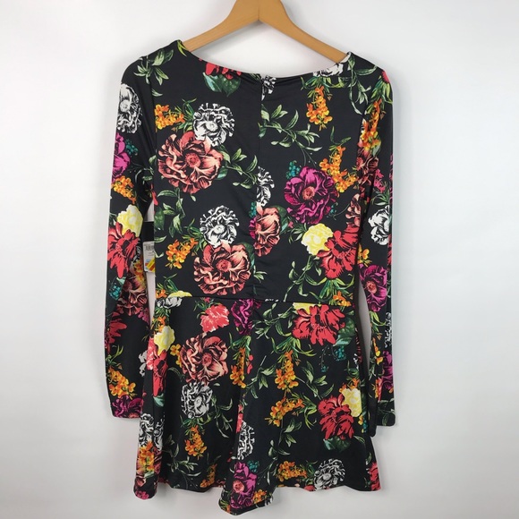 NWT Guess Black Floral Long Sleeve Romper - Picture 4 of 6